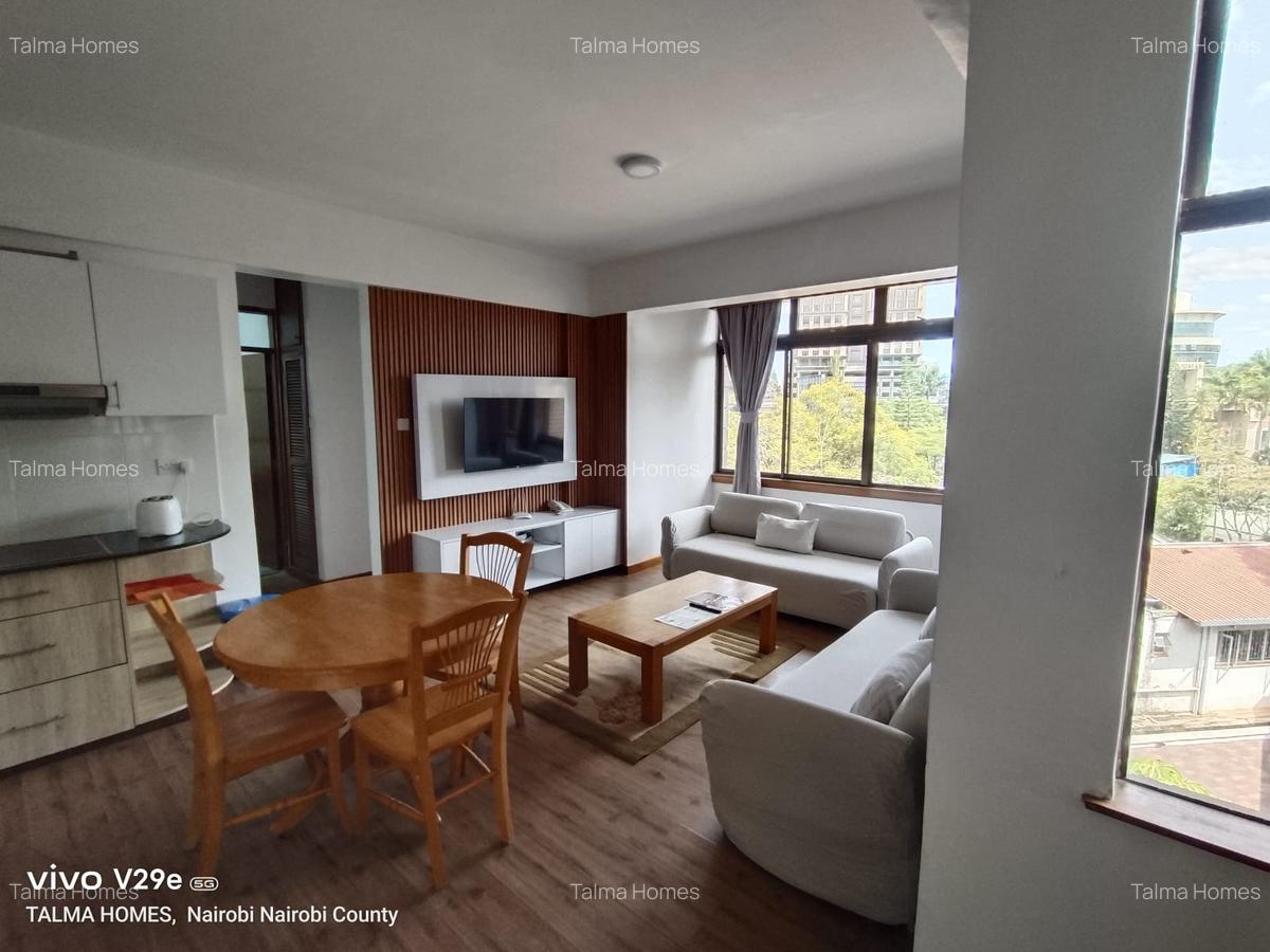 Serviced 2 Bed Apartment with En Suite at Near Sarit Centre - 1