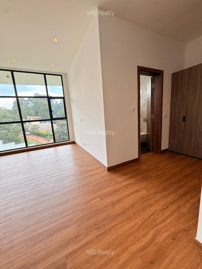 5 Bed House with En Suite in Nyari - 11