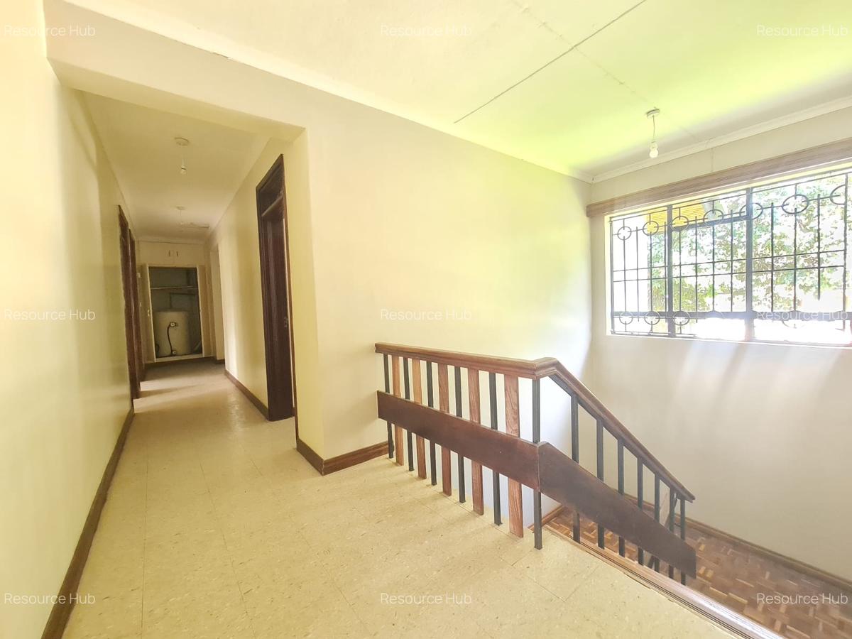 5 Bed House with En Suite at Nyari - 16