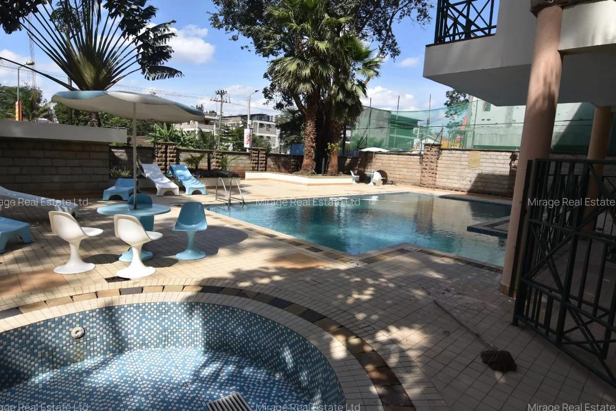 3 Bed Apartment with En Suite in Lavington - 12