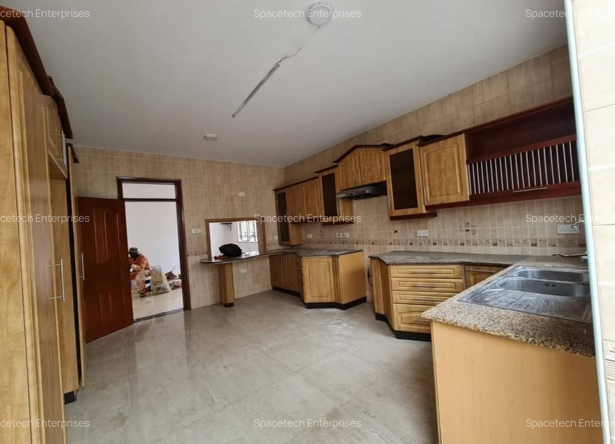 4 Bed Townhouse with En Suite in Westlands Area - 4