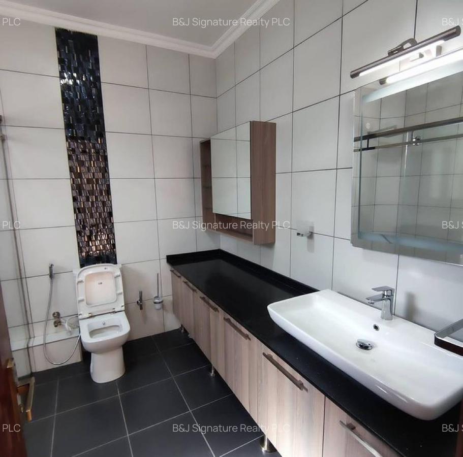 3 Bed Apartment with En Suite in Riverside - 9
