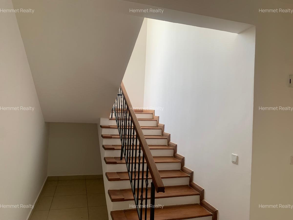 4 Bed Villa with En Suite in Kitisuru - 10