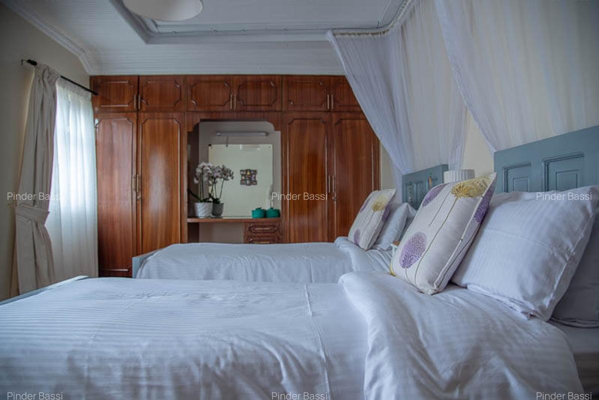 4 Bed House with En Suite in Runda - 19