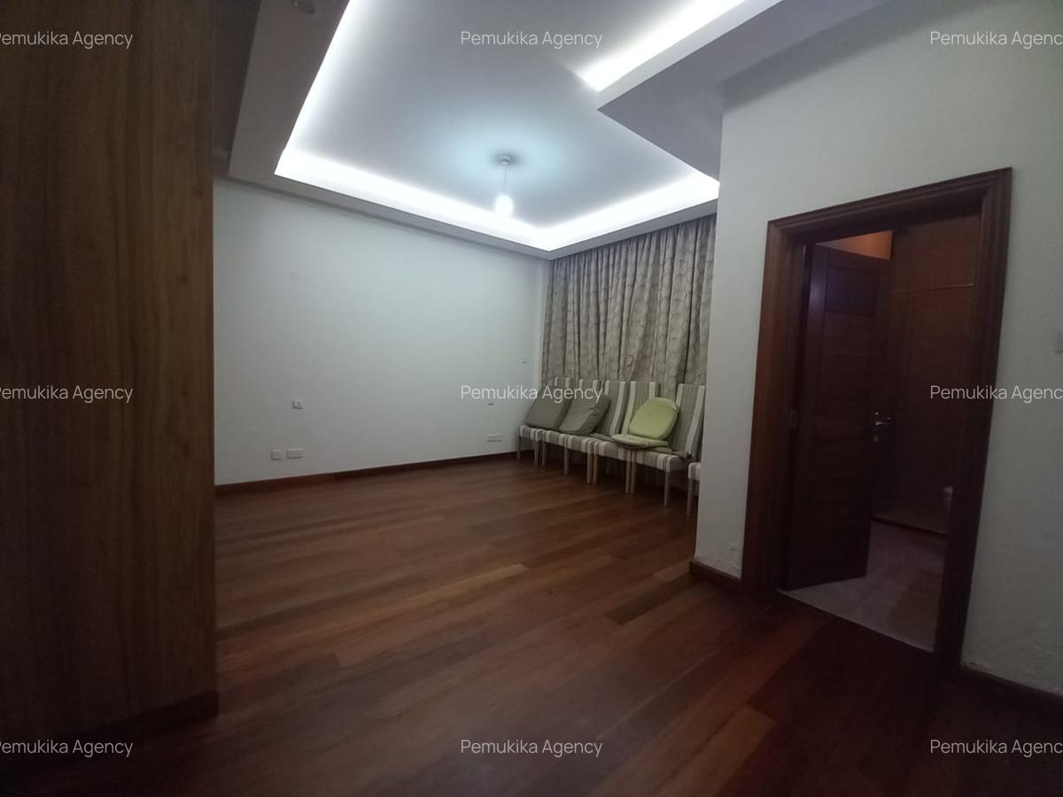 4 Bed Apartment with En Suite in General Mathenge - 3