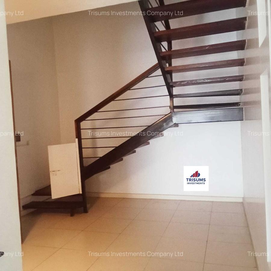4 Bed Apartment with En Suite in Parklands - 6