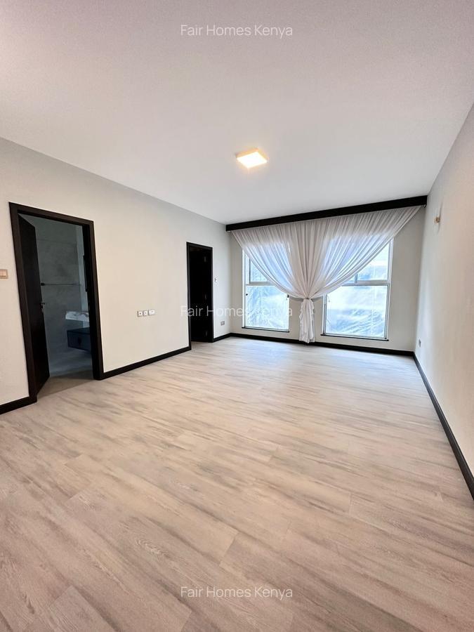 3 Bed Apartment with En Suite at Riverside Drive - 5