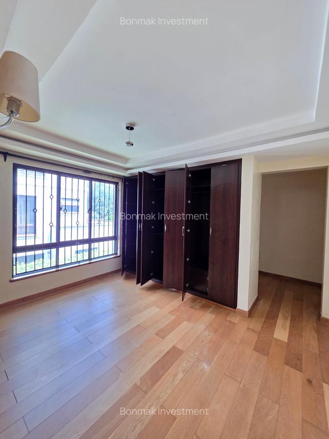 4 Bed Townhouse with En Suite at Lavington Green - 16