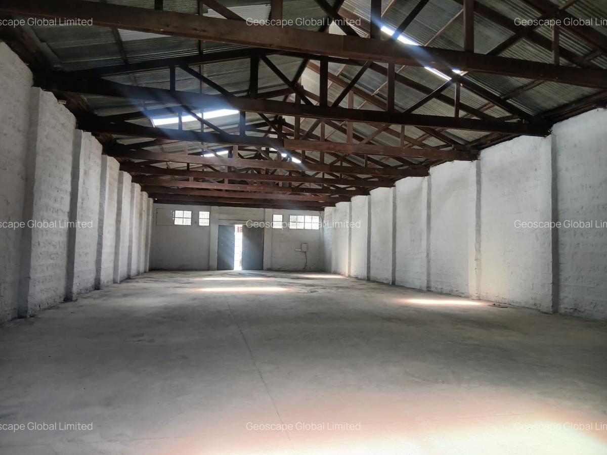 5,000 ft² Warehouse with Parking in Industrial Area - 4