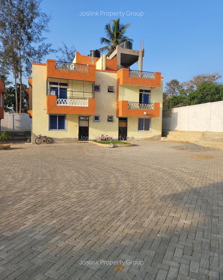3 Bed Apartment with En Suite in Nyali Area - 2