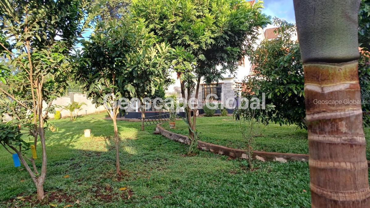5 Bed House with En Suite in Runda - 14