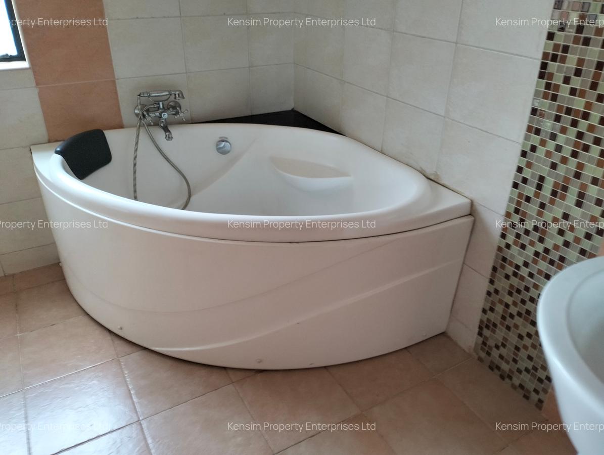 5 Bed Townhouse with En Suite in Lavington - 15