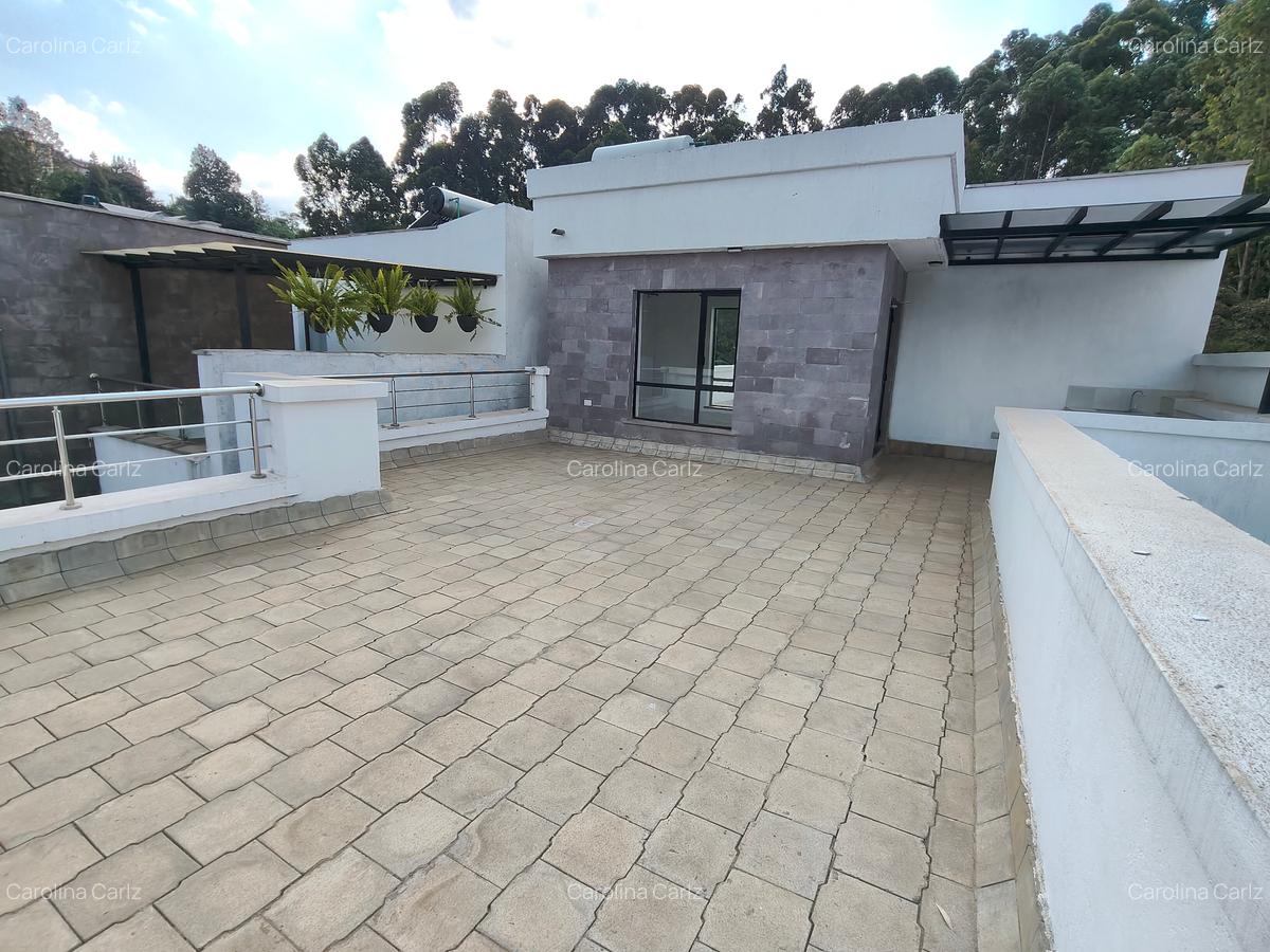 4 Bed Townhouse with En Suite at Kirawa Road - 17