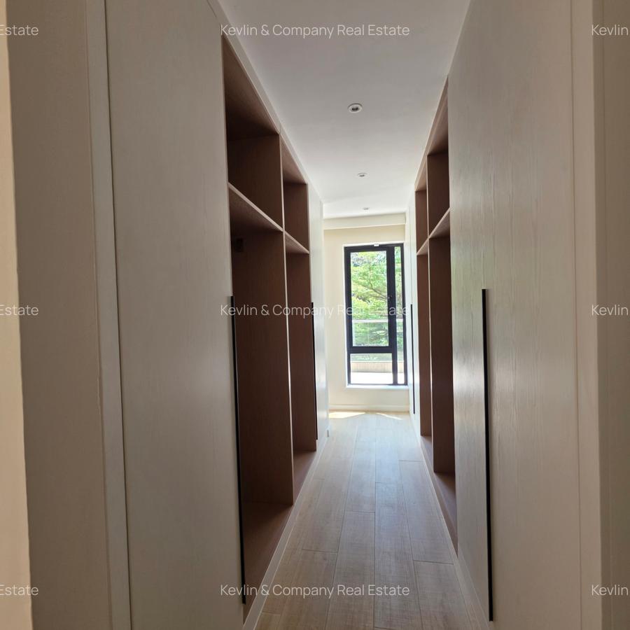 6 Bed Villa with En Suite in Kyuna - 14