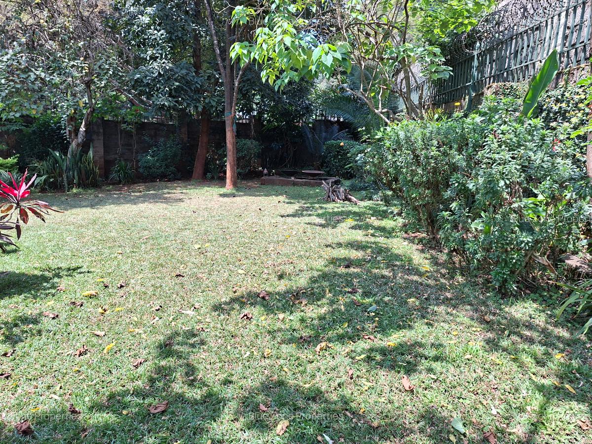 4 Bed House with En Suite at Off Un Avenue - 5