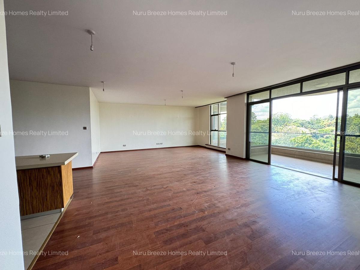 3 Bed Apartment with En Suite in Parklands - 4