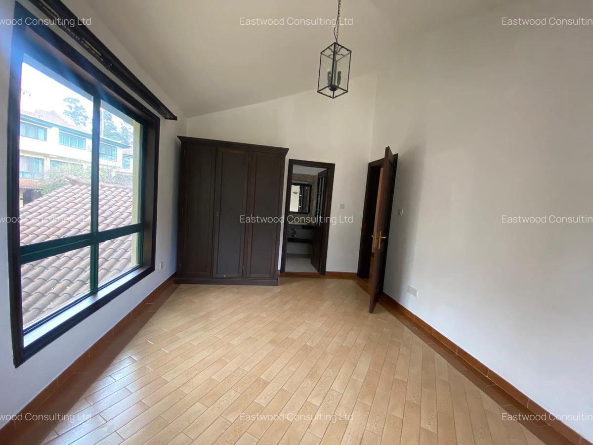 3 Bed House with En Suite in Brookside - 15