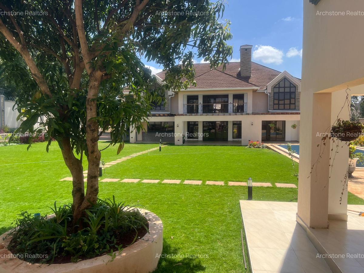 6 Bed House with En Suite in Runda - 3