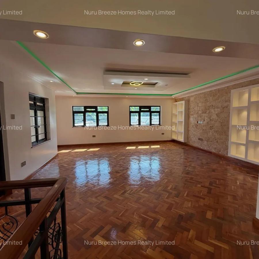 5 Bed House with En Suite in Runda - 4