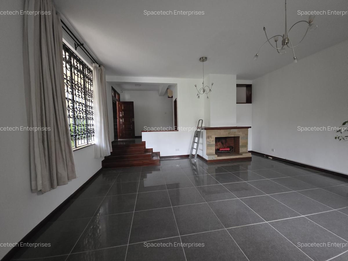 4 Bed Townhouse with En Suite in Spring Valley - 8