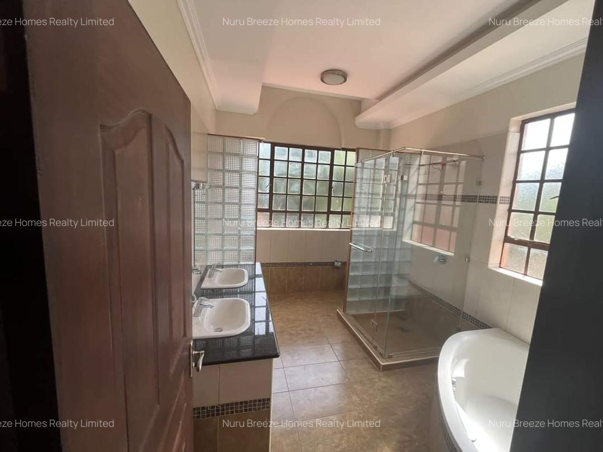 4 Bed Townhouse with En Suite in Rosslyn - 19