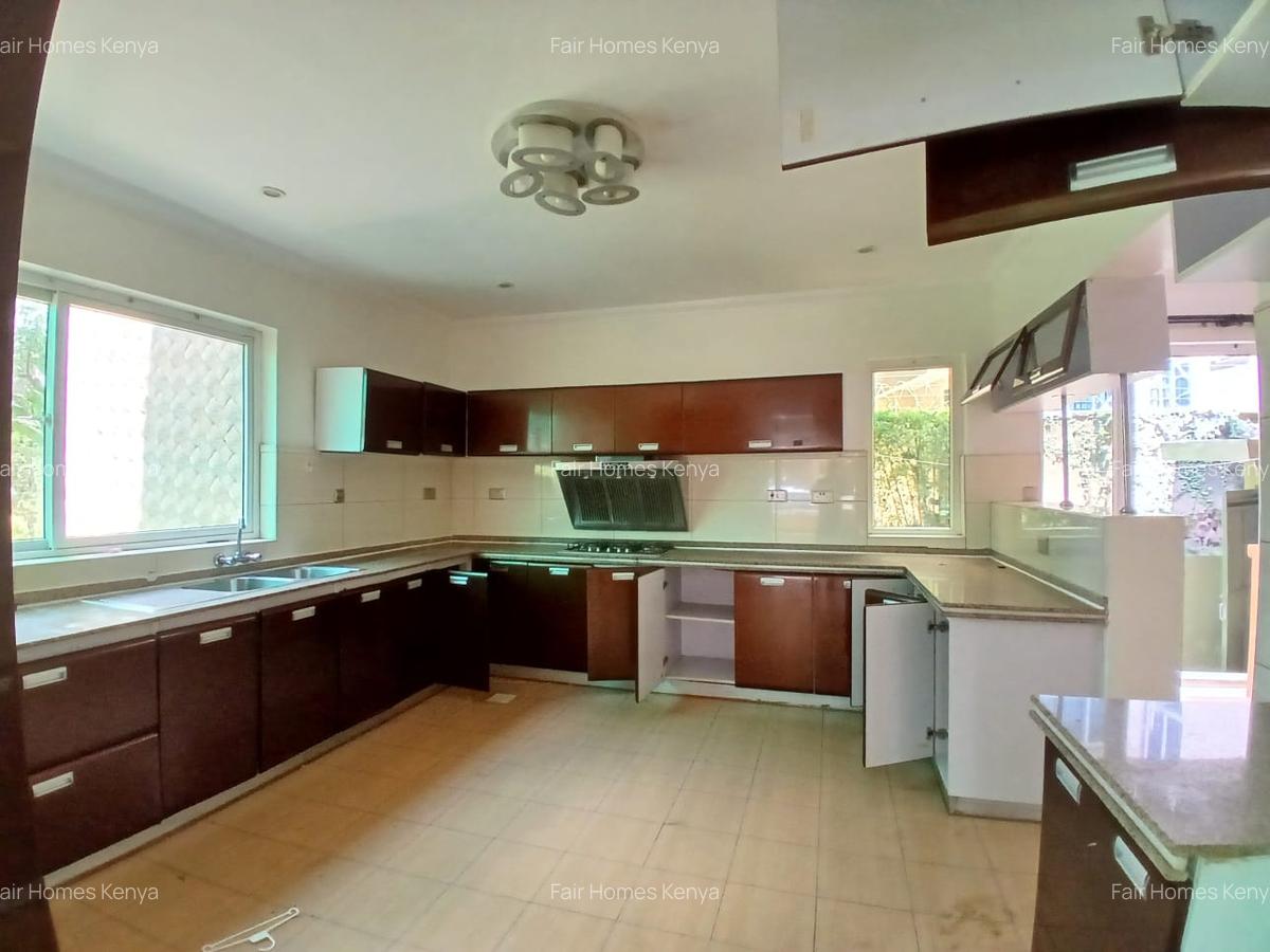 4 Bed Townhouse with En Suite at Riverside Drive - 8