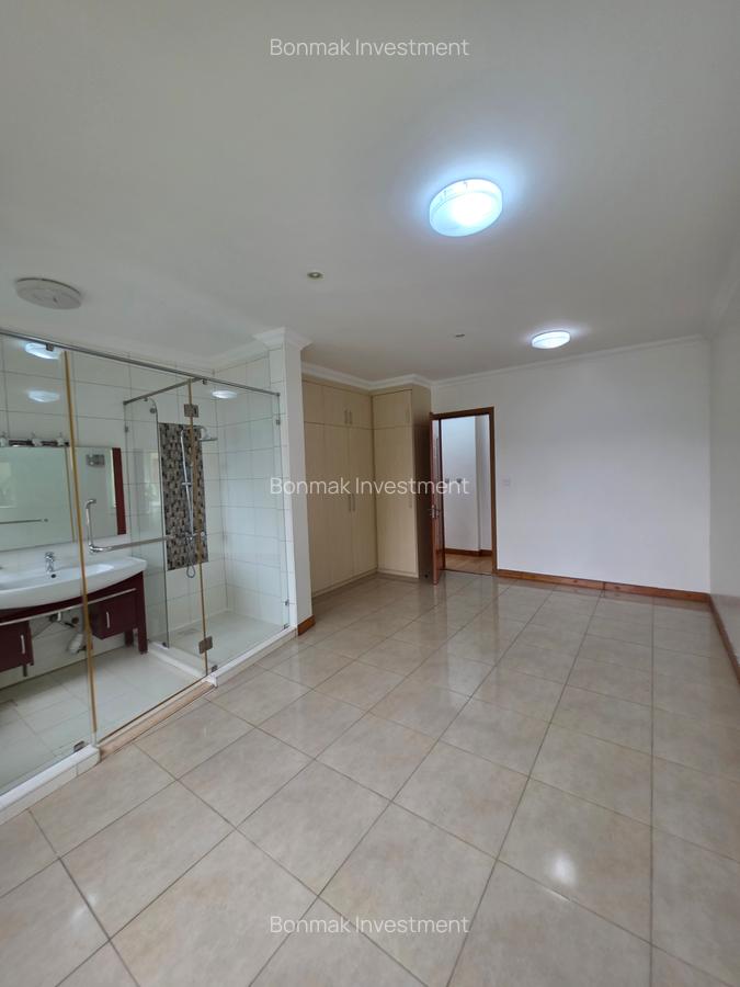 4 Bed Townhouse with En Suite at Riverside Drive - 11