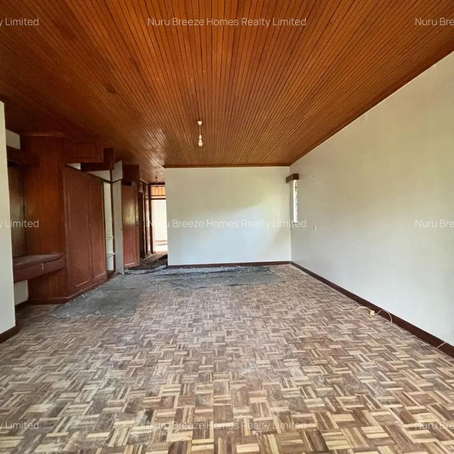 4 Bed Townhouse with En Suite in Westlands Area - 6