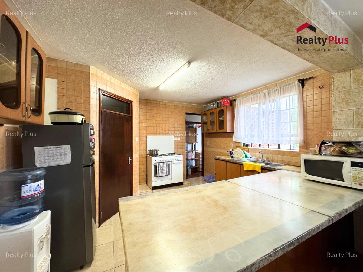 3 Bed Apartment with Borehole at Off Dennis Pritt - 11