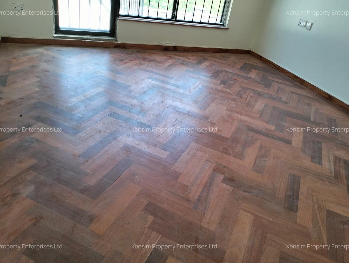 5 Bed Townhouse with En Suite in Kyuna - 7