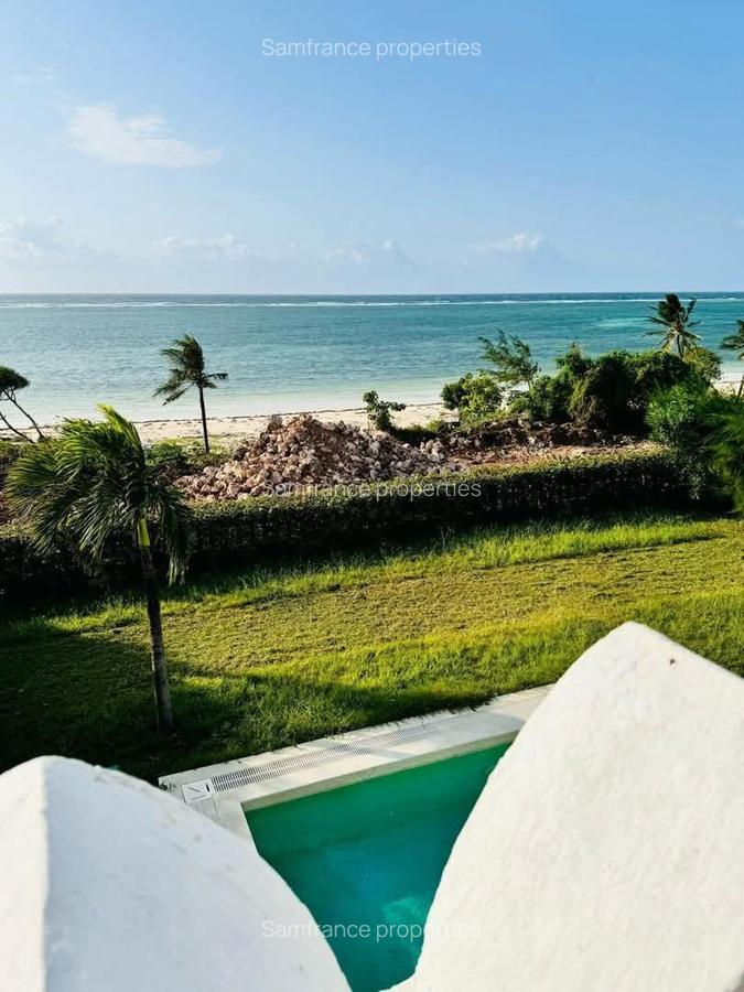 4 Bed Villa with En Suite at Sultan Palace - 8