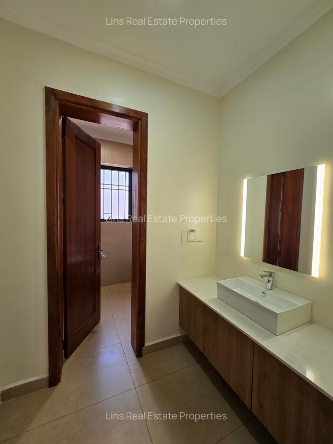 6 Bed House with En Suite in Loresho - 10