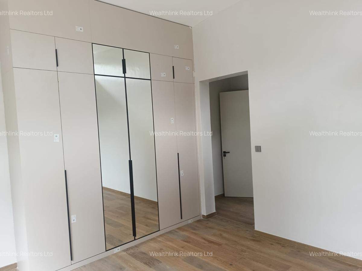 4 Bed Townhouse with En Suite at Runda - 20