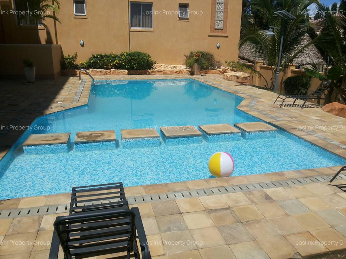Serviced 3 Bed Apartment with En Suite in Nyali Area - 9
