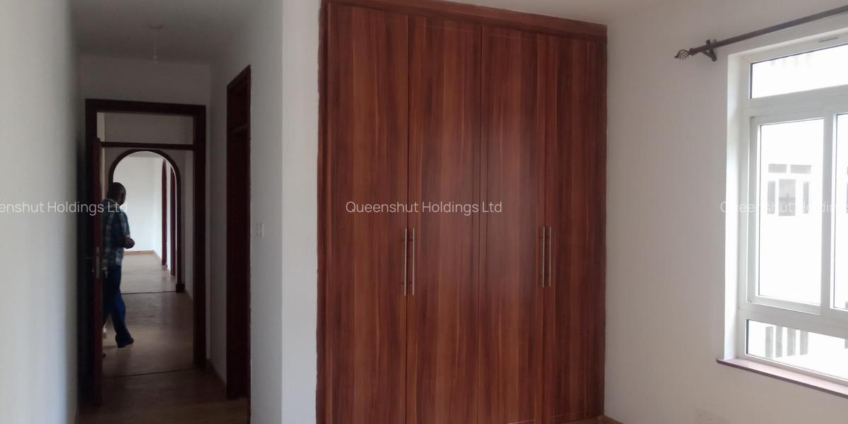 3 Bed Apartment with En Suite in Westlands Area - 18