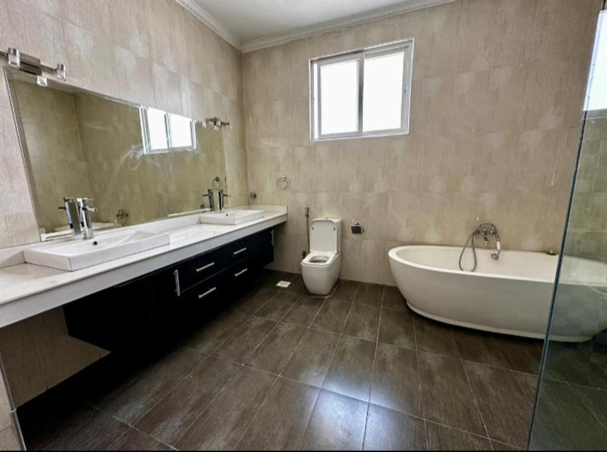4 Bed Apartment with En Suite at Westlands Area - 14