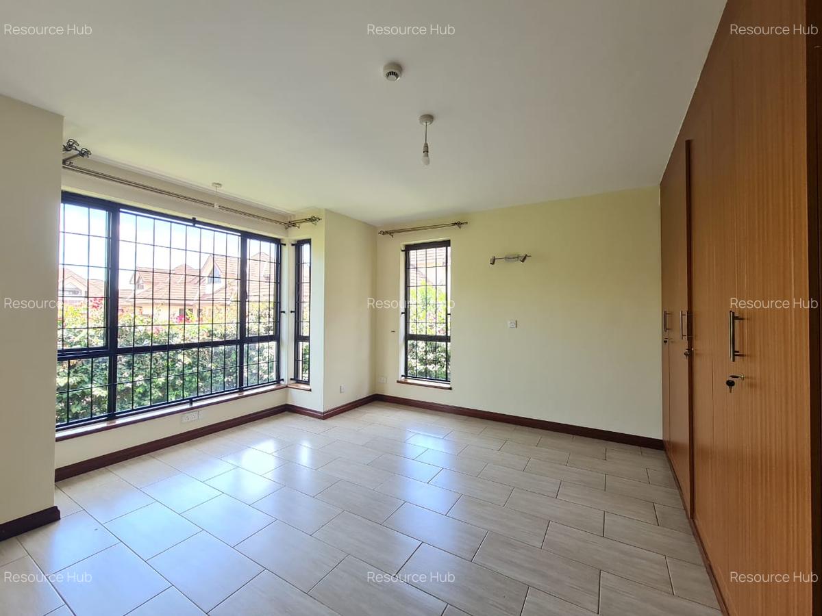 4 Bed Townhouse with En Suite at Runda - 11