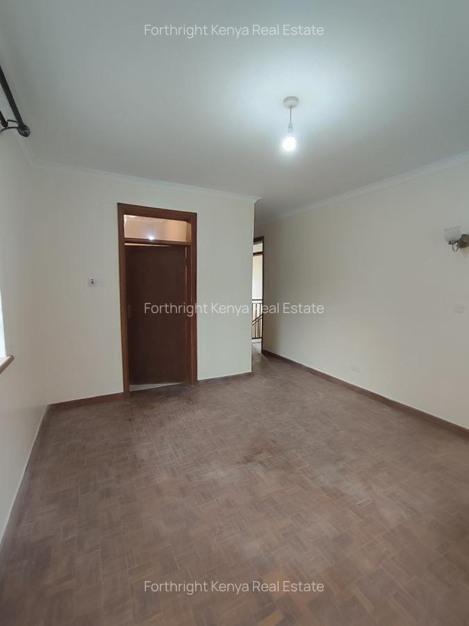 5 Bed House with En Suite at Hardy - 2