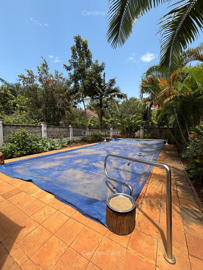 5 Bed House with En Suite in Runda - 16