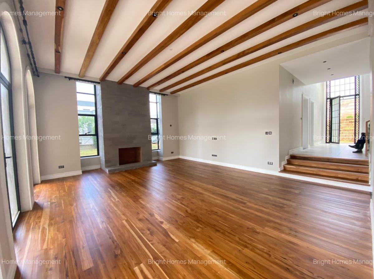 5 Bed Villa with En Suite in Loresho - 3