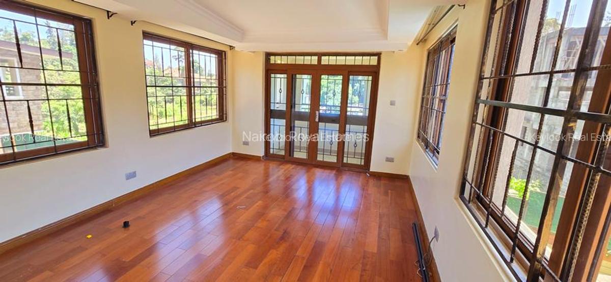 5 Bed Townhouse with En Suite at Lavington Green - 5