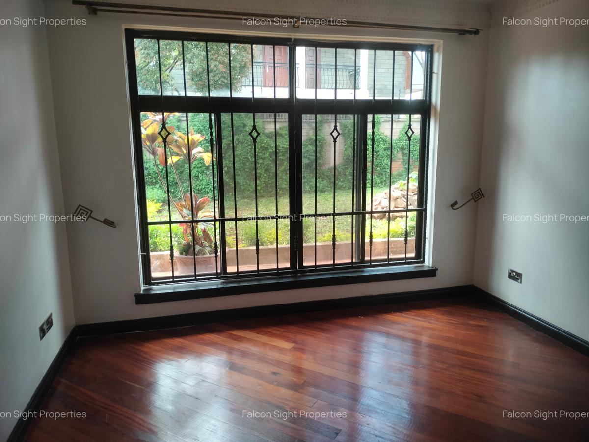 Commercial Property with Backup Generator at Few Minutes Drive To Gigiri - 11