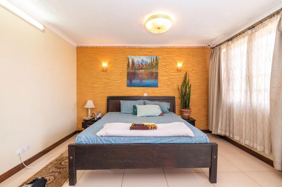 3 Bed Apartment with En Suite in Parklands - 16