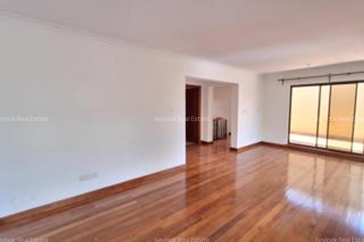 4 Bed Townhouse with En Suite at Lavington - 13