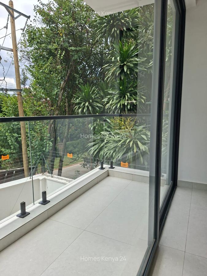3 Bed Apartment in Brookside - 6