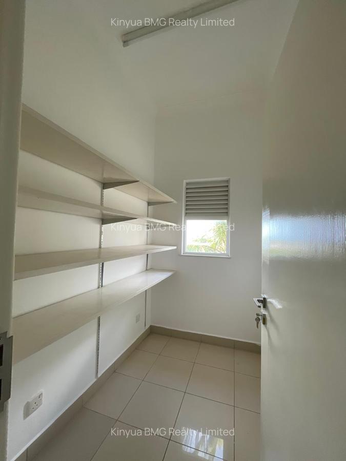 Serviced 3 Bed Apartment with En Suite in Nyali Area - 9