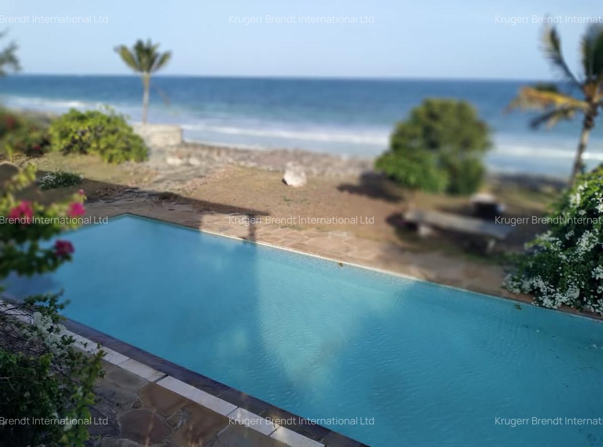 4 Bed Villa with En Suite in Bofa - 2