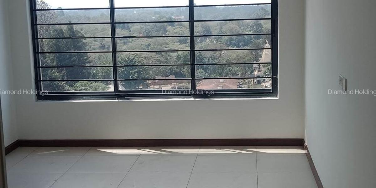 3 Bed Apartment with En Suite at Parklands - 8