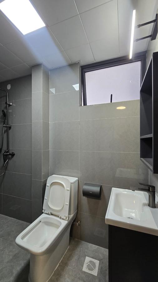 3 Bed Apartment with En Suite in Riverside - 13
