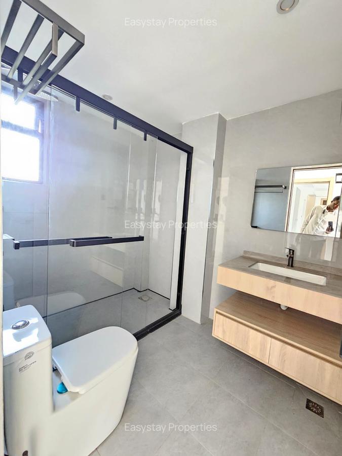 2 Bed Apartment with En Suite in Riverside - 5